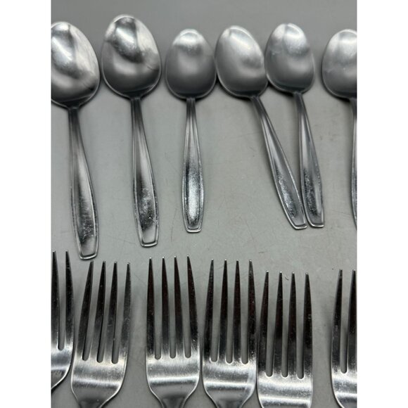 34-Piece Flatware serving Set forks spoons butter knifes dinning elegant READ - Picture 7 of 9